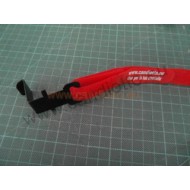 Staffa per fissare il bordatore alla macchina 